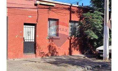 SE VENDE AMPLIA CASA ESQUINA EN SAN MIGUEL