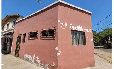SE VENDE AMPLIA CASA ESQUINA EN SAN MIGUEL