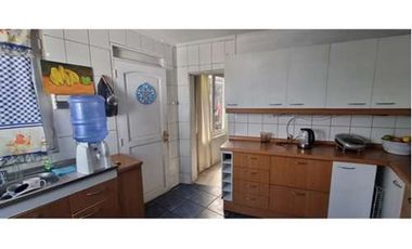 CASA EN VENTA OPORTUNIDAD A PASOS METRO LO CRUZAT