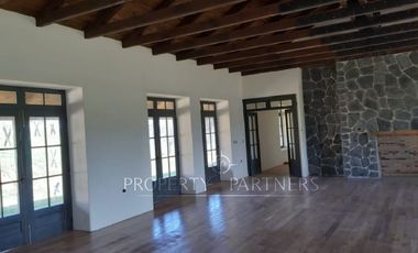 Espectacular Casa con gran Terreno en el Huique