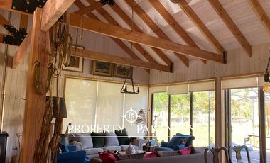 Casa estilo galpón con Espetacular Orilla de Río