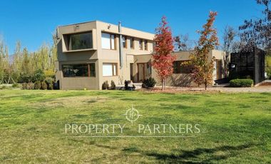Gran oportunidad en exclusivo condominio de Santa Rita