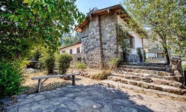 Encantadora Casa Estilo Colonial, ideal para remodelar y ampliar - El Arrayán.