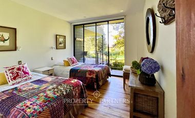 Amplia casa en lugar exclusivo