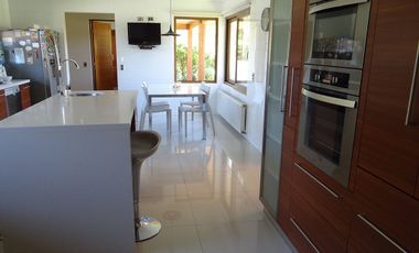 Casa en parcela en lujoso Condominio con vista a Cancha de Golf