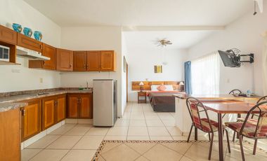Hotel con Alto Potencial de Negocio de Assisted Living para Extranjeros Jubilados en Ajijic