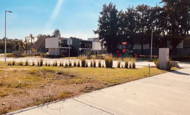 Excelente Ubicación. Terreno en Esquina Coto Maples 2