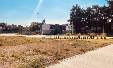 Excelente Ubicación. Terreno en Esquina Coto Maples 2