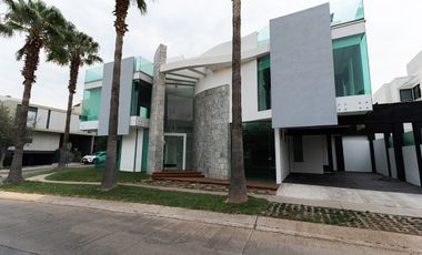 RESIDENCIA DE LUJO EN VENTA PARQUE VIRREYES