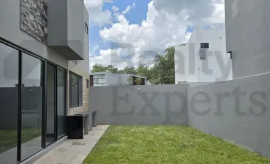 Casa en renta en Altares Residencial, Santiago, Nuevo León