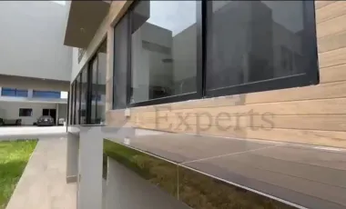 Casa en renta en Altares Residencial, Santiago, Nuevo León