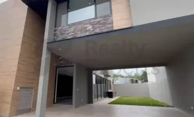 Casa en renta en Altares Residencial, Santiago, Nuevo León