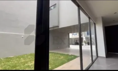 Casa en renta en Altares Residencial, Santiago, Nuevo León