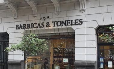Excelente local sobre S Martin 800 y Av. Cordoba. Contiguo a Nuevo local de Ayalaya!!!!!