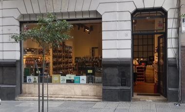 Excelente local sobre S Martin 800 y Av. Cordoba. Contiguo a Nuevo local de Ayalaya!!!!!