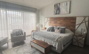 Casa amueblada con roof garden y amenidades en venta o renta en Residencial Ibiza, Metepec.