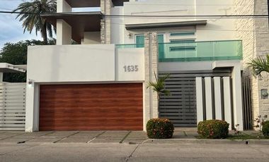 Venta de casa en Las Quintas
