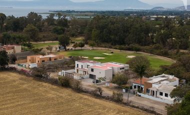 Casa en Campo de Golf Country Club Chapala, 4 habitaciones, a 10 min. del Malecón de Chapala