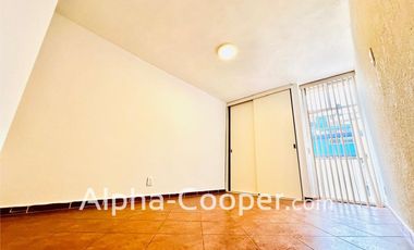 Departamento en venta con 3 recamaras y 2 estacionamientos en Lomas Verdes, Junto a La Cuspide