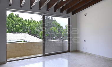 Casa en Fraccionamiento en La Herradura, Cuernavaca, Morelos CAEN-1302-Fr
