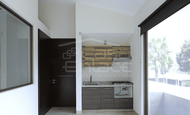 Casa en Fraccionamiento en La Herradura, Cuernavaca, Morelos CAEN-1302-Fr