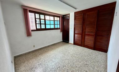 Casa Sola en Venta en Colonia Obrera | 3 Recámaras | 2 Estacionamientos | Amplios Espacios