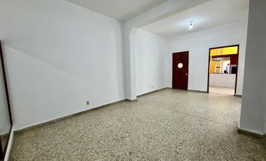 Casa Sola en Venta en Colonia Obrera | 3 Recámaras | 2 Estacionamientos | Amplios Espacios