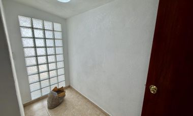 Casa Sola en Venta en Colonia Obrera | 3 Recámaras | 2 Estacionamientos | Amplios Espacios