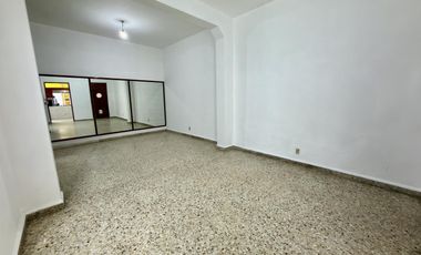 Casa Sola en Venta en Colonia Obrera | 3 Recámaras | 2 Estacionamientos | Amplios Espacios