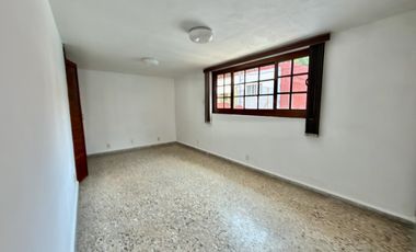 Casa Sola en Venta en Colonia Obrera | 3 Recámaras | 2 Estacionamientos | Amplios Espacios