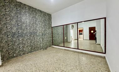 Casa Sola en Venta en Colonia Obrera | 3 Recámaras | 2 Estacionamientos | Amplios Espacios