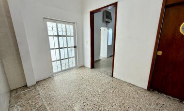 Casa Sola en Venta en Colonia Obrera | 3 Recámaras | 2 Estacionamientos | Amplios Espacios