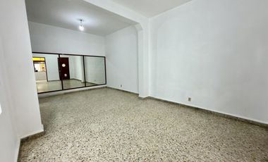 Casa Sola en Venta en Colonia Obrera | 3 Recámaras | 2 Estacionamientos | Amplios Espacios