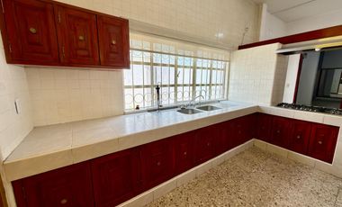 Casa Sola en Venta en Colonia Obrera | 3 Recámaras | 2 Estacionamientos | Amplios Espacios