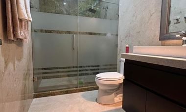 Casa Moderna en venta en Las Quintas