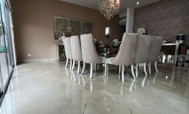 Casa Moderna en venta en Las Quintas