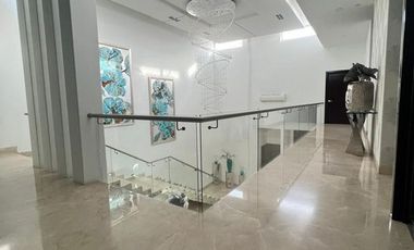Casa Moderna en venta en Las Quintas