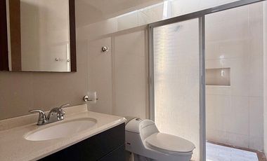 Casa en Renta en Residencial Esmeralda Colima Frente Jardín 4 Recámaras
