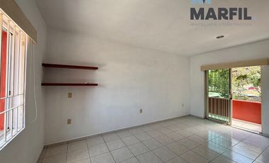 Casa en Renta en Residencial Esmeralda Colima Frente Jardín 4 Recámaras