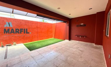 Casa en Renta en Residencial Esmeralda Colima Frente Jardín 4 Recámaras