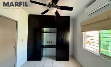 Casa en Renta en Residencial Esmeralda Colima Frente Jardín 4 Recámaras
