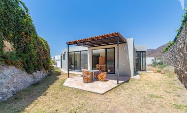 Casa de 3 habitaciones en Ajijic, un solo piso, a 3 minutos de Walmart y Centro Comercial Laguna Mall