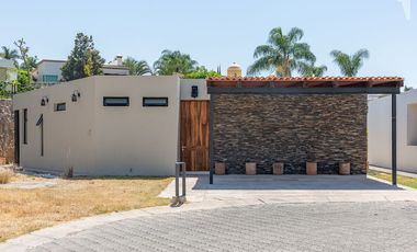 Casa de 3 habitaciones en Ajijic, un solo piso, a 3 minutos de Walmart y Centro Comercial Laguna Mall