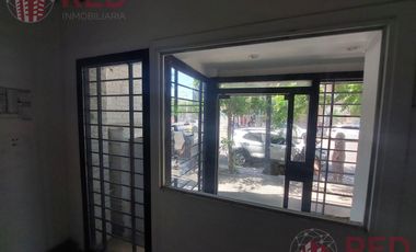 Casa  Apta Credito , Apta Desarrollo en Área Centro Este