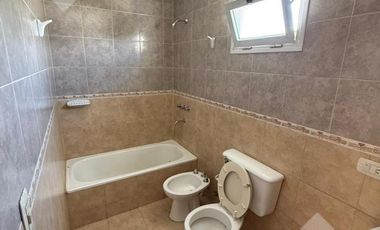 ALQUILER DUPLEX 3 DORMITORIOS PLOTTIER