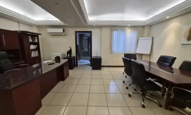 Edificio en renta en Centro, Monterrey, Nuevo León