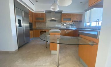 Venta de casa en Lomas del Bosque