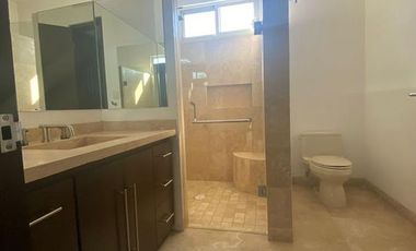 Venta de casa en Lomas del Bosque