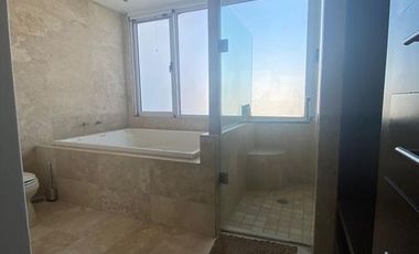 Venta de casa en Lomas del Bosque