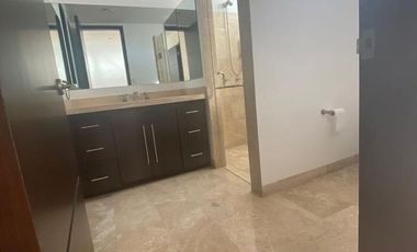 Venta de casa en Lomas del Bosque